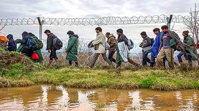 عودة 8 مهاجرين يمنيين بينهم امرأتان وطفل من الحدود البولندية