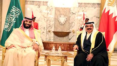 ولي العهد السعودي محمد بن سلمان مع ملك البحرين حمد بن عيسى