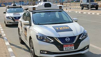 سيارة أجرة ذاتية القيادة في أبوظبي في 30 نوفمبر 2021م