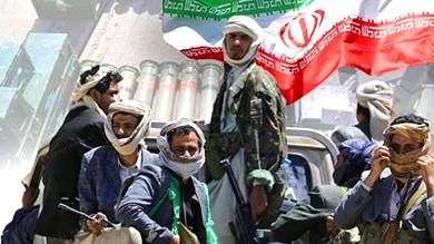 وسط الخسائر الميدانية.. الحوثيون يروّجون لمبادرة إيرانية طرحت بـ 2015 لوقف الحرب