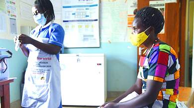​الصحة العالمية: تراجع الإصابات الأسبوعية بكورونا في إفريقيا