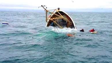 ​فقدان أكثر من 30 صيادا بانقلاب قاربين في بحر العرب