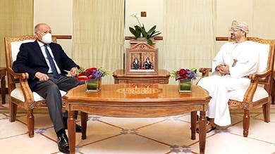 الأمين العام لجامعة الدول العربية أبو الغيط مع وزير الخارجية العماني البوسعيدي