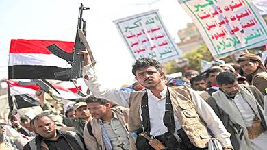 الحوثيون في مواجهة جزرة السلام وهراوة الحرب