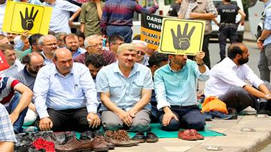 إيران ملاذ آمن محتمل للإخوان المصريين المغادرين لتركيا