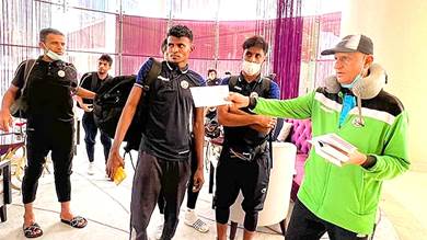 ​المنتخب الأول لكرة القدم يصل قطر.. واستبعاد عدد من اللاعبين البارزين