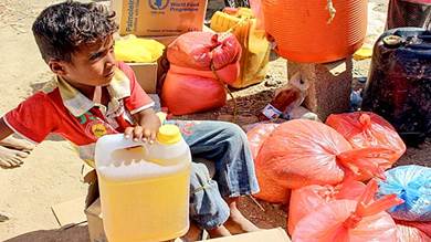 الأغذية العالمي: نأخذ الطعام من الفقراء ونطعم الجياع باليمن