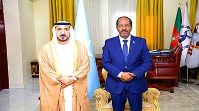 الرئيس الصومالي يستضيف سفير الإمارات في القصر الرئاسي