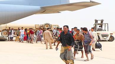 السعودية تسير رحلات جوية مجانية للعالقين من أبناء سقطرى