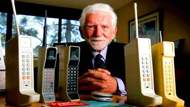 ​مخترع أول "جوال" في العالم: اتركوا الهاتف واستمتعوا بالحياة