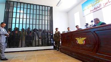 محاكمة مستعجلة لـ180 ضابطًا تمردوا على الحوثي