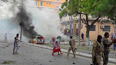 انفجار عنيف بالعاصمة مقديشو والجيش الصومالي يبدا عملية عسكرية في هيران