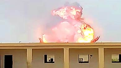 انفجار مخزن ذخيرة من مخلفات الحرب في معسكر العند