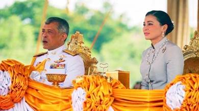 القصر الملكي في تايلاند يعلن إصابة الملك والملكة بكورونا