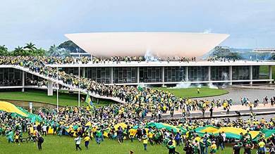 أنصار الرئيس البرازيلي السابق يقتحمون القصر الرئاسي والكونغرس والمحكمة العليا