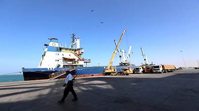 ​صنعاء تحذر الأمم المتحدة من تبعات تفتيش السفن في ميناء الحديدة