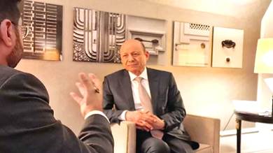 د. رشاد العليمي، رئيس مجلس القيادة الرئاسي اليمني خلال الحوار مع «الشرق الأوسط»