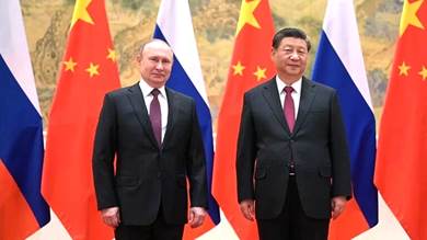 الرئيس الصيني لبوتين: نحن شركاء بالتعاون الاستراتيجي ويجب أن تكون العلاقات وثيقة بيننا