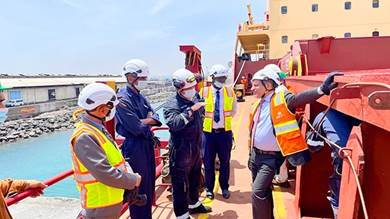السفير الأمريكي لليمن يطلع على سير آلية تفتيش السفن في جيبوتي