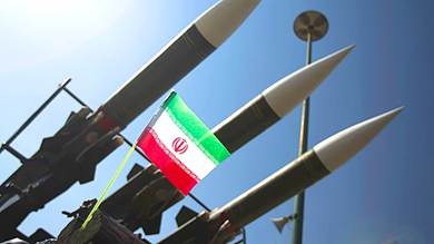 التحدّي الأكبر لدى الأمريكيين في المنطقة وجود الصواريخ والمسيرات الإيرانية