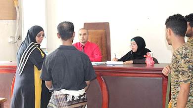 حكم بالسجن 6 أشهر لتاجر مواد غذائية متهم بالغش في عدن