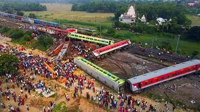 ارتفاع حصيلة قتلى حادث القطارات في الهند إلى 288