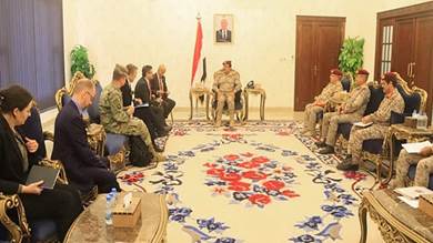 ​وزير الدفاع يستقبل السفير الأمريكي لدى اليمن