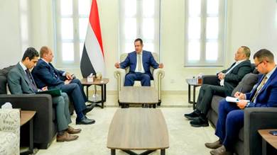 رئيس الوزراء يستقبل السفير المصري لدى اليمن