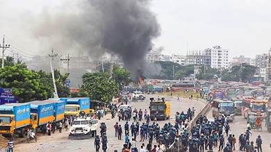 بنغلاديش.. اشتباكات بين الشرطة وأنصار المعارضة المحتجون