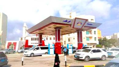 غضب شعبي في عدن من ارتفاع البترول إلى 25 ألف