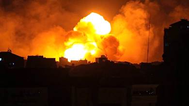 إسرائيل تشن هجوما كبيرا على غزة وتنفذ حزاما ناريا في عدة مناطق