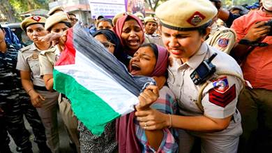 السلطات الهندية تمنع أي احتجاج تضامني مع غزة في كشمير ذات الأغلبية المسلمة
