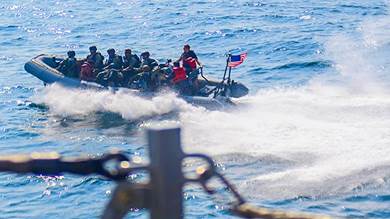 ​تدريبات للبحرية الأمريكية في خليج عدن لتطوير قدراتها الفتاكة