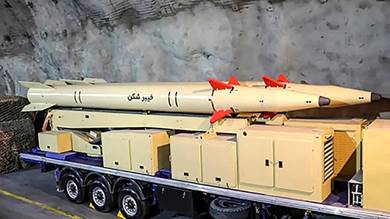 العرب: إيران قامت بتهريب صاروخ باليستي متوسط المدى إلى اليمن