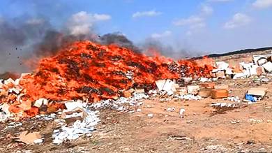 وكيلة نيابة وزارة الصناعة لـ"الأيام": تم إحراق أكثر من 9 ملايين عبوة من الدواء المنتهي في عدن