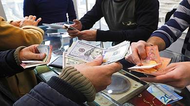 تقرير: الضربات الأمريكية على الحوثيين يرفع سعر الدولار في إيران