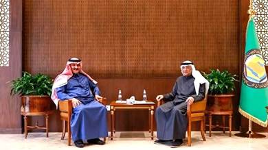 الأمين العام لمجلس التعاون الخليجي جاسم البديوي مع السفير السعودي لدى اليمن محمد آل جابر