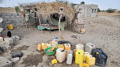 يسكنها 150 أسرة..أهالي قرية ساكن اللحوج بدلتا أبين يعانون من انعدام مياه الشرب