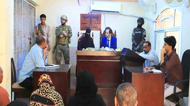 محكمة بعدن تدين 5 بينهم امرأة بالعمل لصالح صنعاء