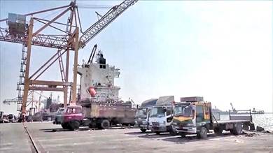 "شيبا إنتليجنس": الحوثيون قد يجنون 180 مليون دولار شهرياً من عبور السفن البحر الأحمر