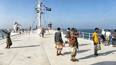 رسوم الحوثيين للمرور في البحر الأحمر تصل نصف مليون دولار.. شبح التضخم قد يعود 