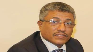 د . أحمد بن سنكر المدير العام للبنك الاهلي اليمني