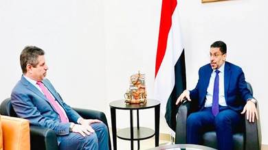 رئيس الوزراء أحمد بن مبارك خلال لقائه السفير الأمريكي ستفين فاجن