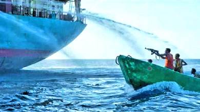 تهديد جديد للملاحة العالمية.. شبح عودة القرصنة الصومالية يلوح بالأفق