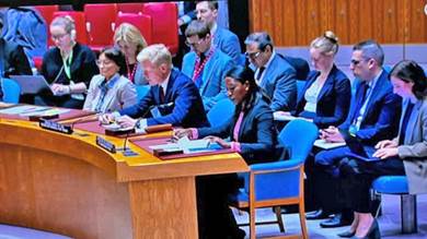 المبعوث الأممي في إحاطته لمجلس الأمن: مسار السلام في اليمن بات أكثر تعقيدًا
