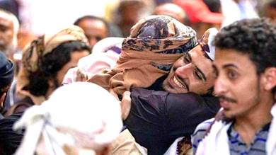 حكومة عدن: الحوثيون هم الطرف المعرقل  لتبادل الأسرى