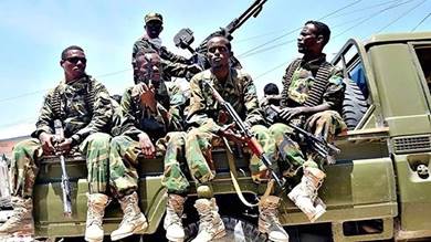الصومال: القبض على 16 شخصاً متورطين بهجوم استهدف فندقاً في مقديشو