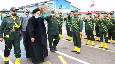 ​الحرس الثوري الإيراني.. قوة عسكرية ونفوذ سياسي