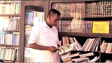 مكتبة الإعلامي عمر فرج.. مركز ثقافي ينبض بالحياة في غيل باوزير