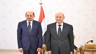 وزير الخارجية يؤدي اليمين الدستورية أمام رئيس مجلس القيادة بعدن